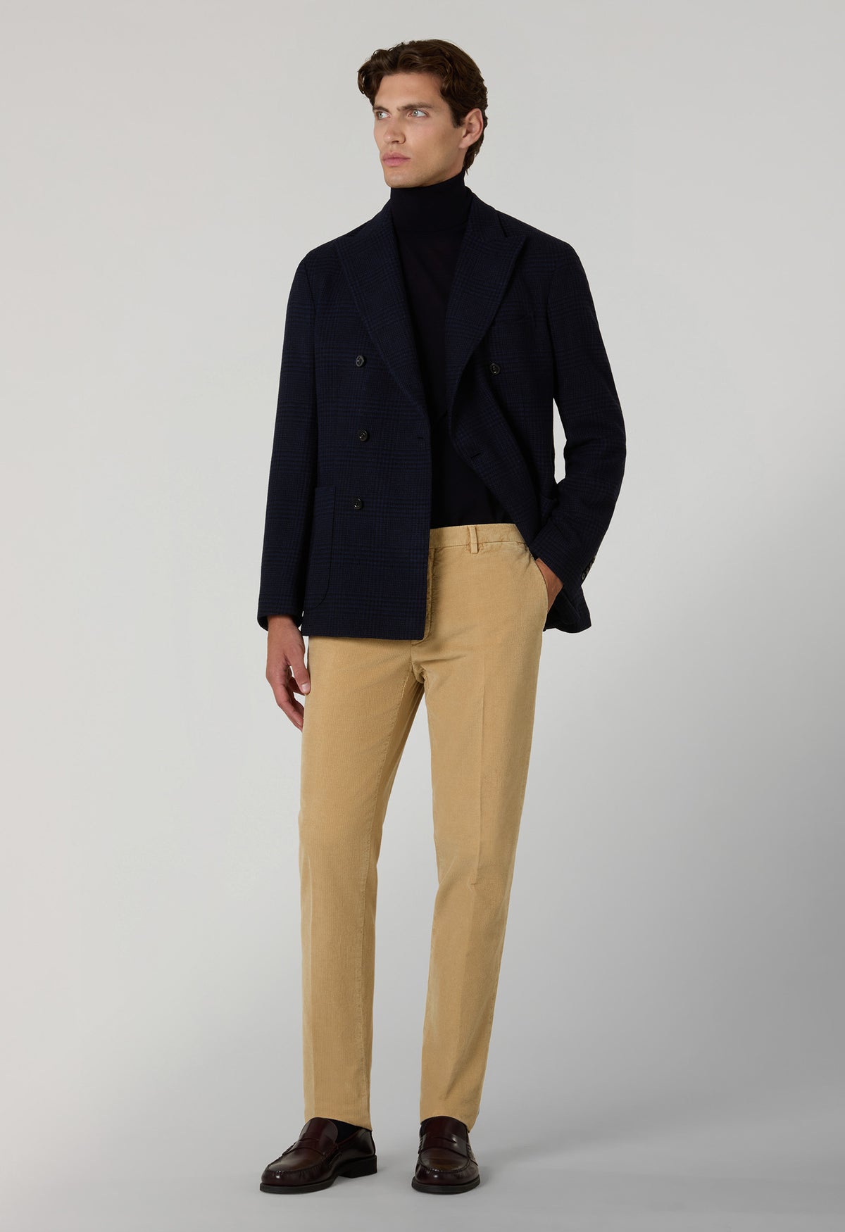 Beige Stückgefärbte schlanke Chinohose aus Samt
