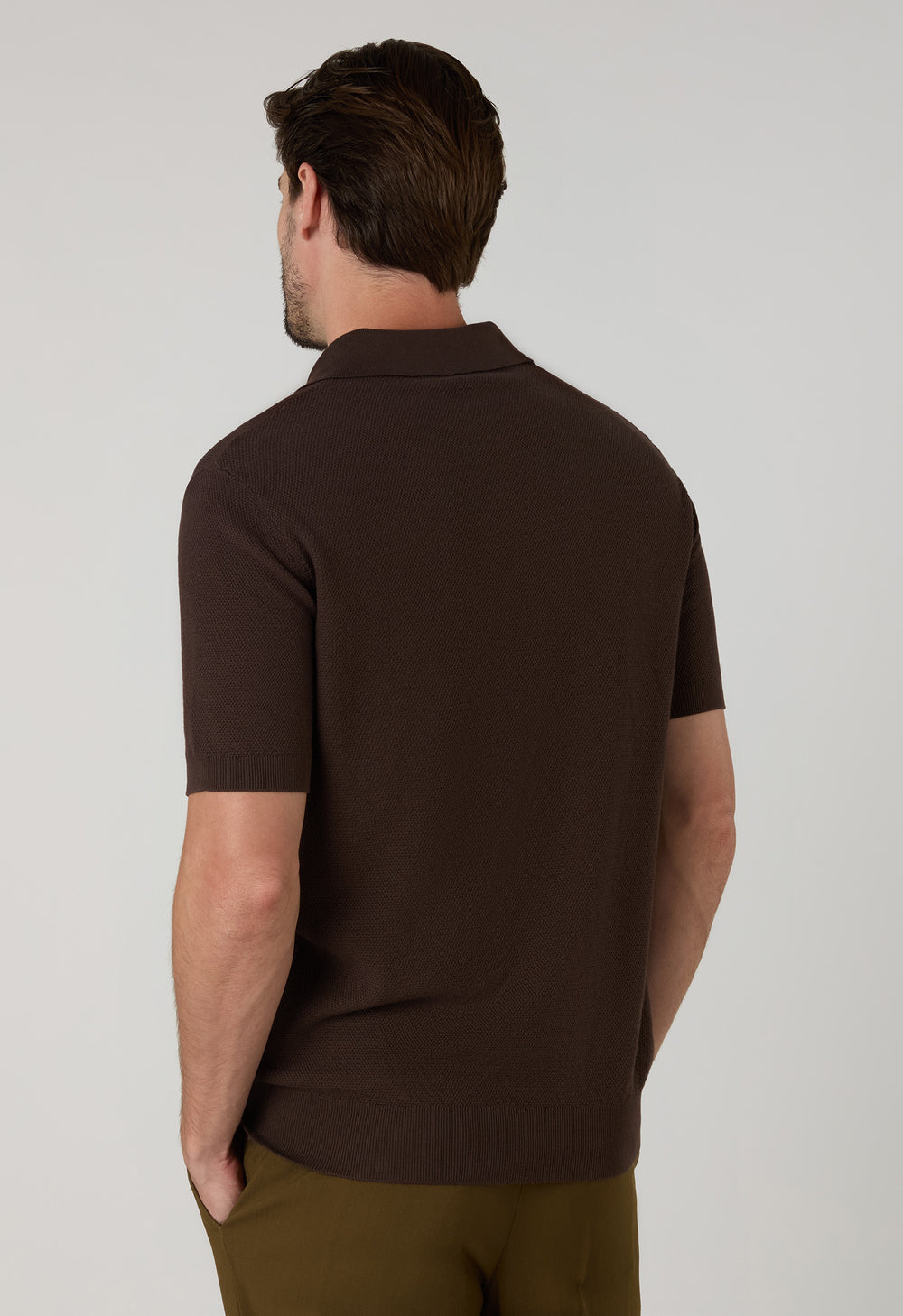 Braunes stückgefärbtes Kurzarm-Poloshirt aus Baumwoll-Pikee