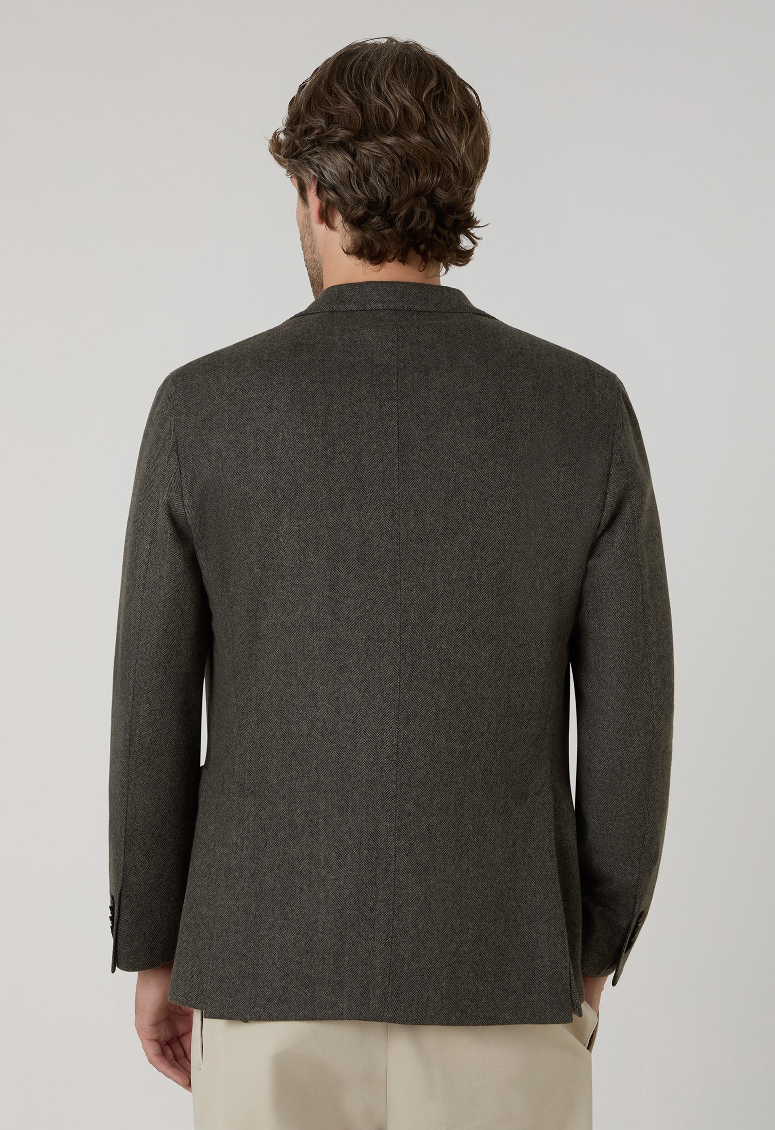 Taupe, stückgefärbte K-Jacket aus Wolle mit Fischgrätmuster