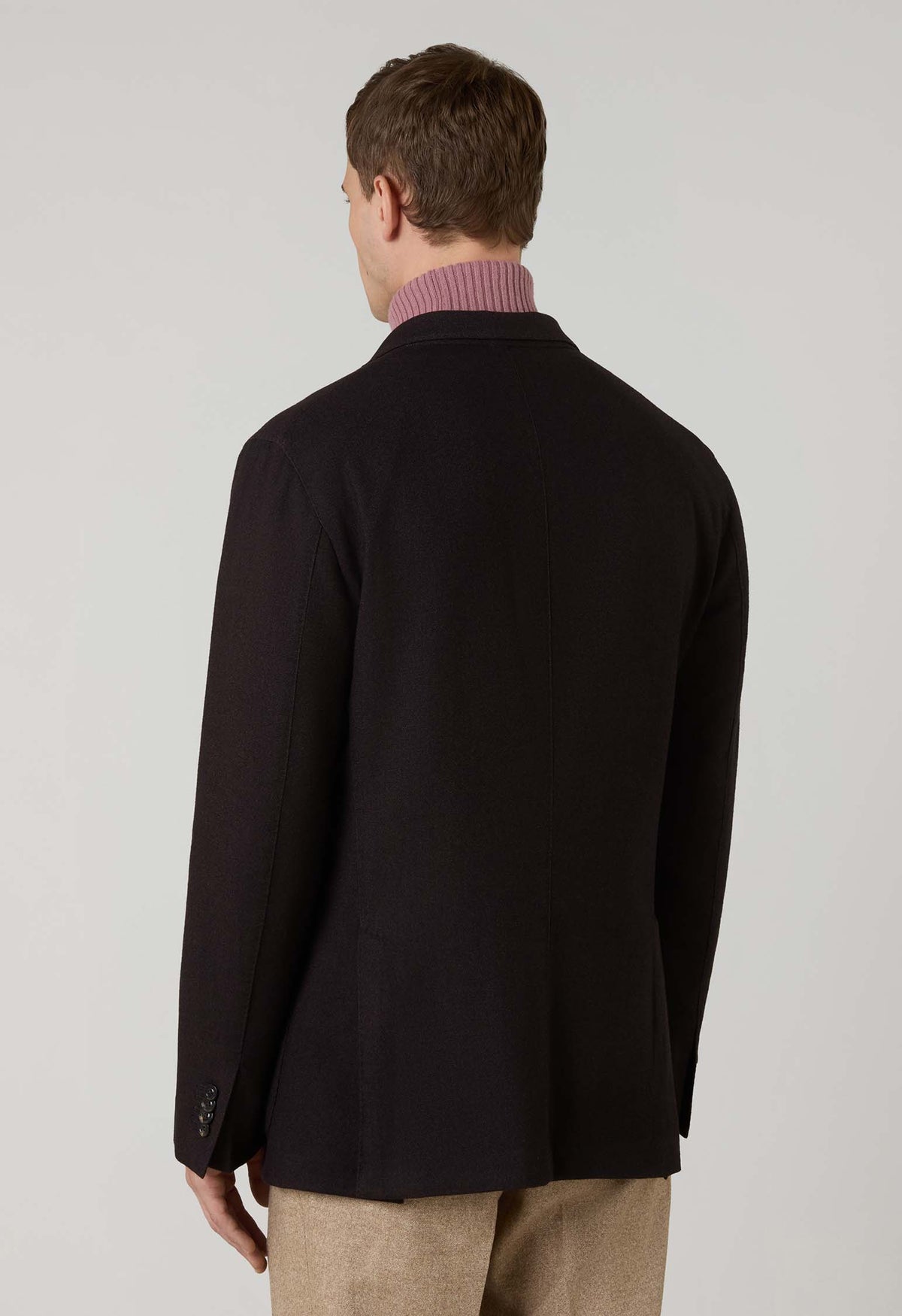 Braune, stückgefärbte K-Jacket aus 14-Mikron-Wolle