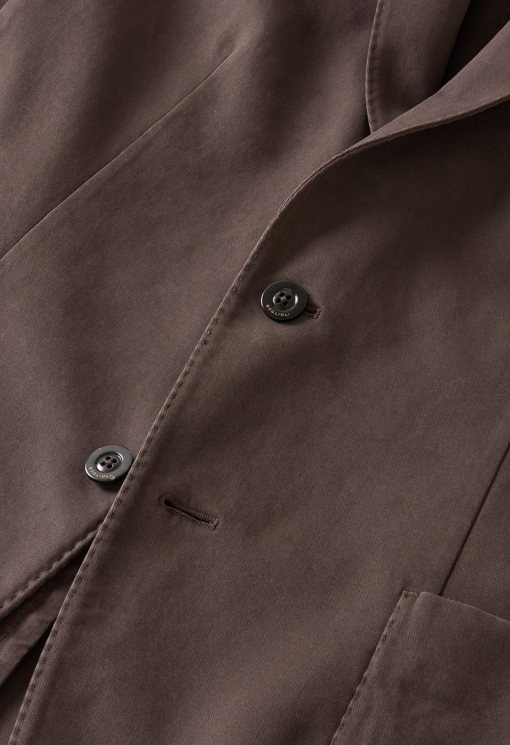 Dunkelbraune, stückgefärbte K-Jacket aus weicher Baumwolle