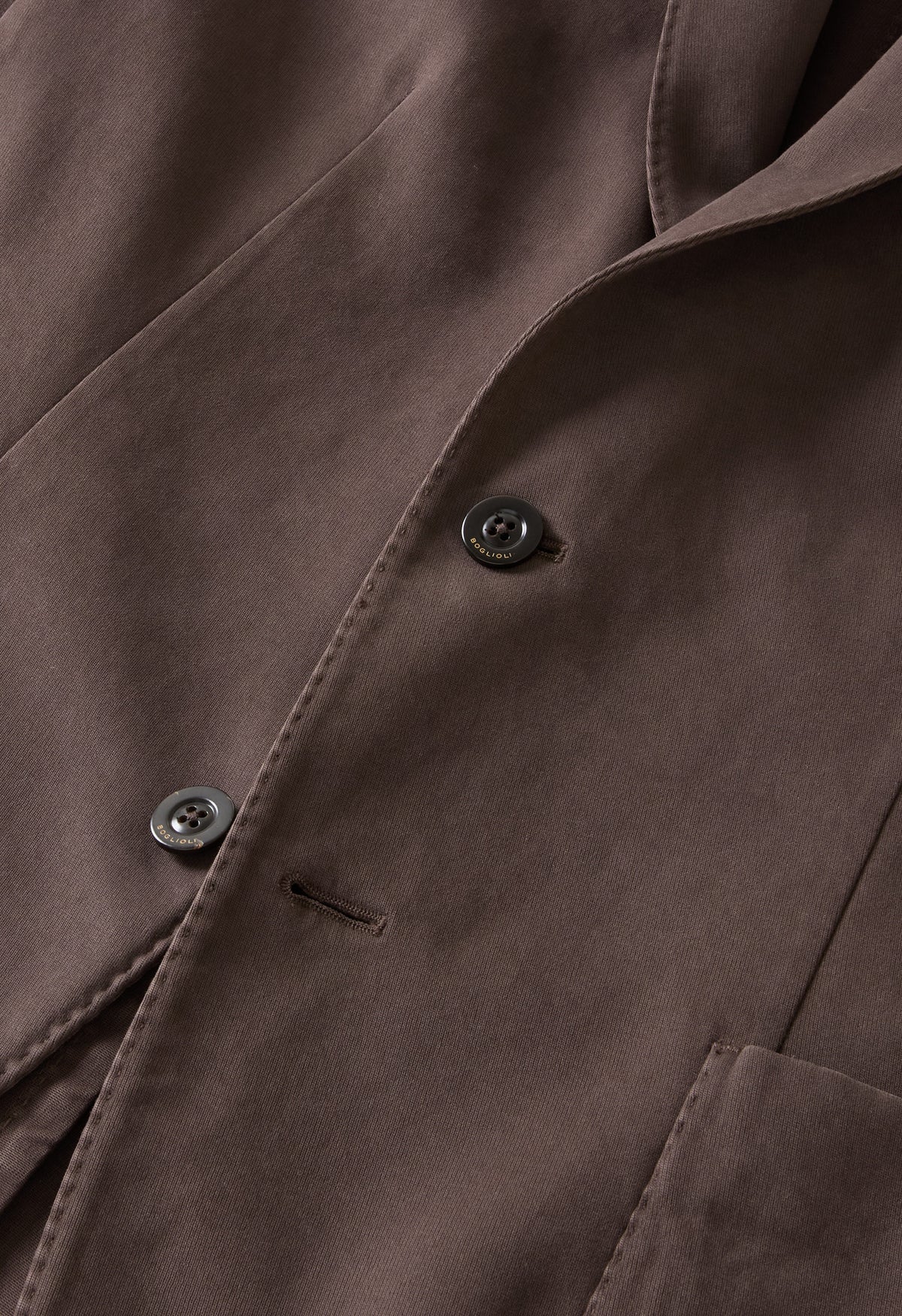 Dunkelbraune, stückgefärbte K-Jacket aus weicher Baumwolle