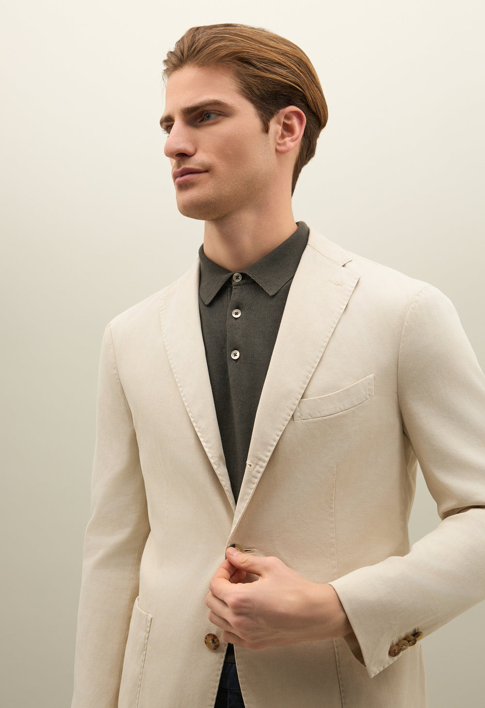 Warmweiße K-Jacket aus Stretch-Woll-Pikee 