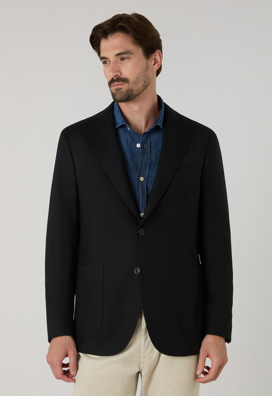 Schwarze K-Jacket aus leichter Wabenwolle mit breitem Revers